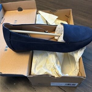 NWT BASS Navy Blue Nicki Loafers Flats Go-To Comfort Size 8.5